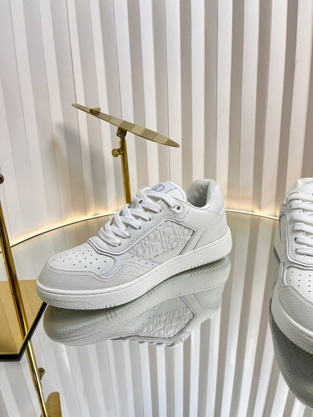 D-Sneakers