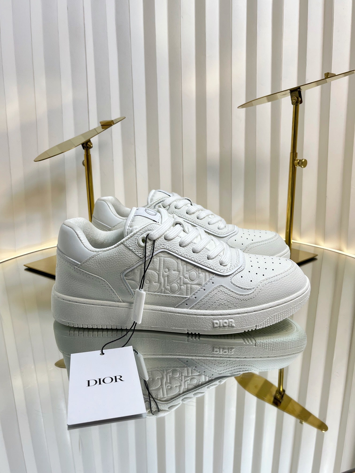 D-Sneakers