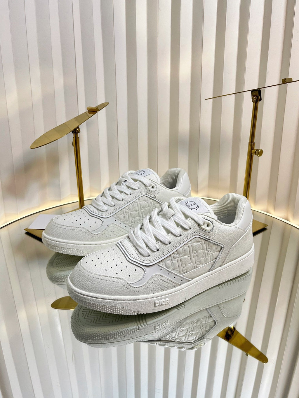 D-Sneakers