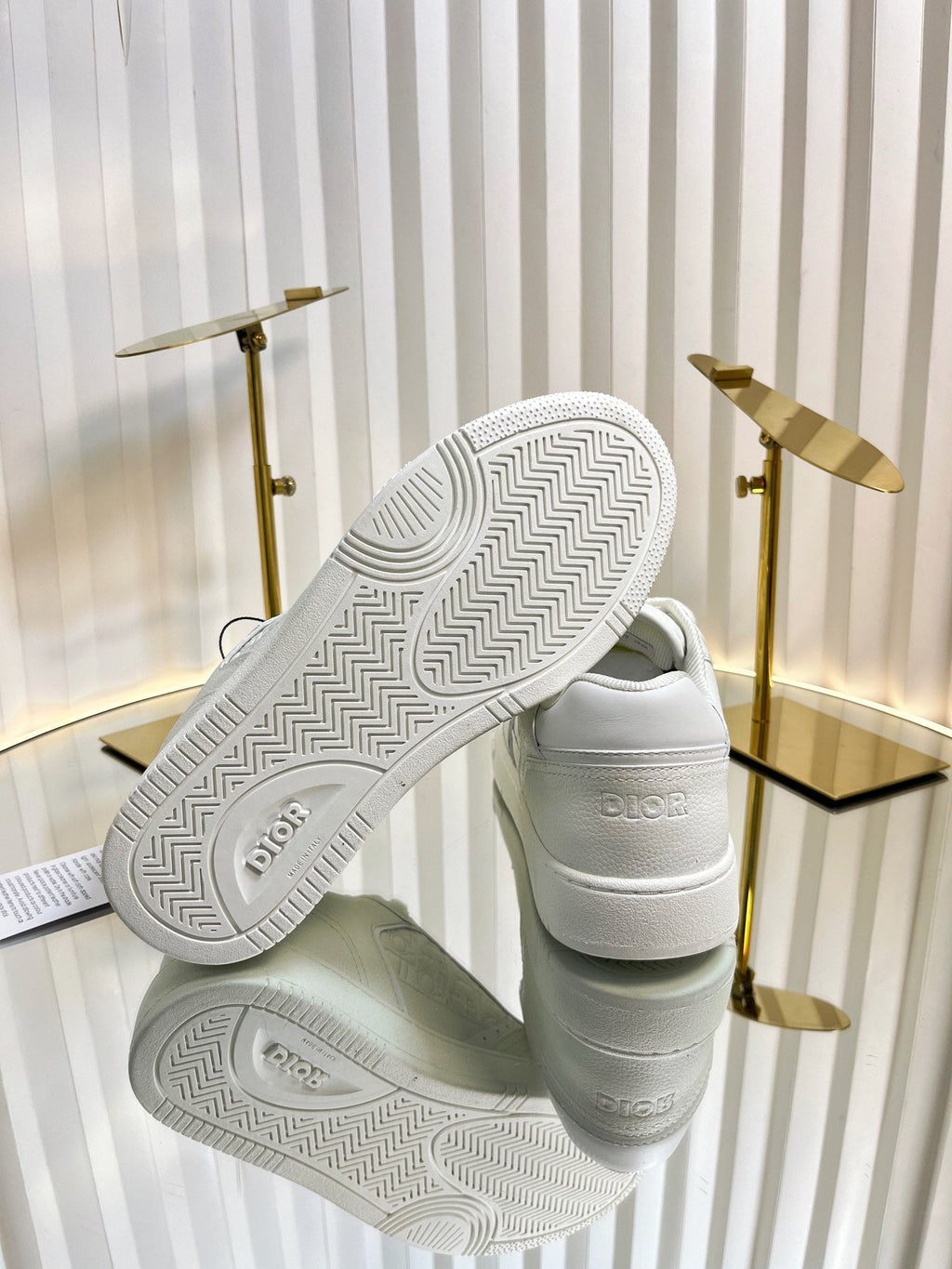 D-Sneakers