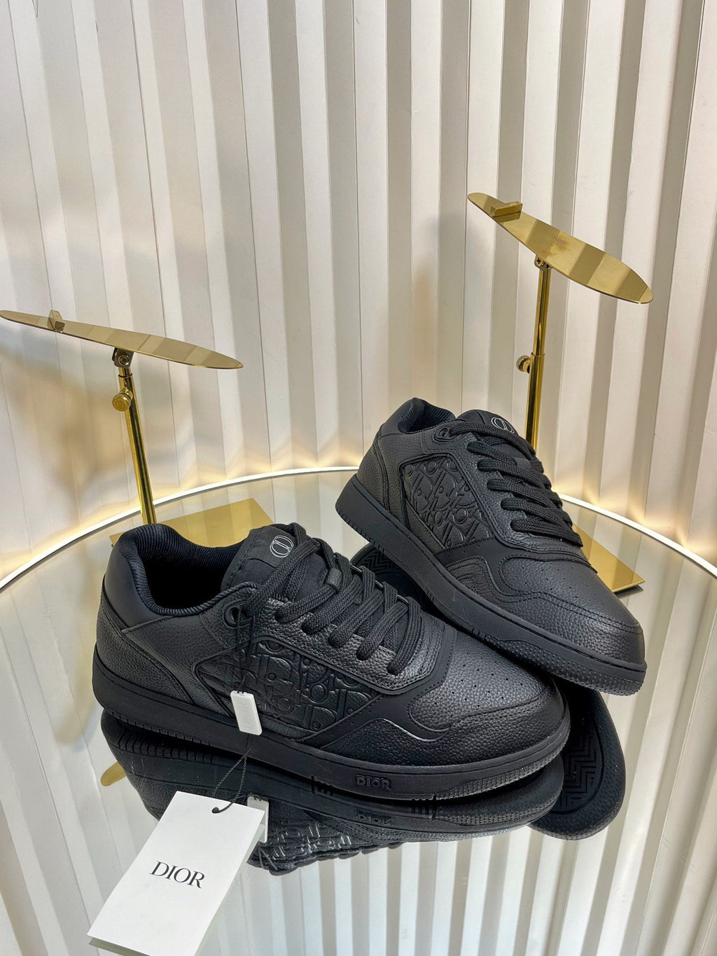D-Sneakers