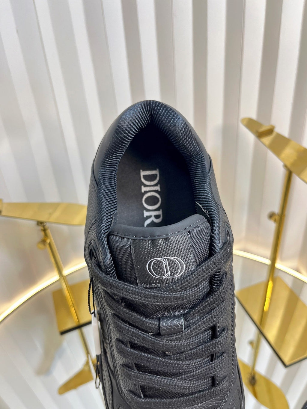 D-Sneakers