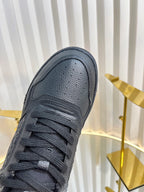 D-Sneakers