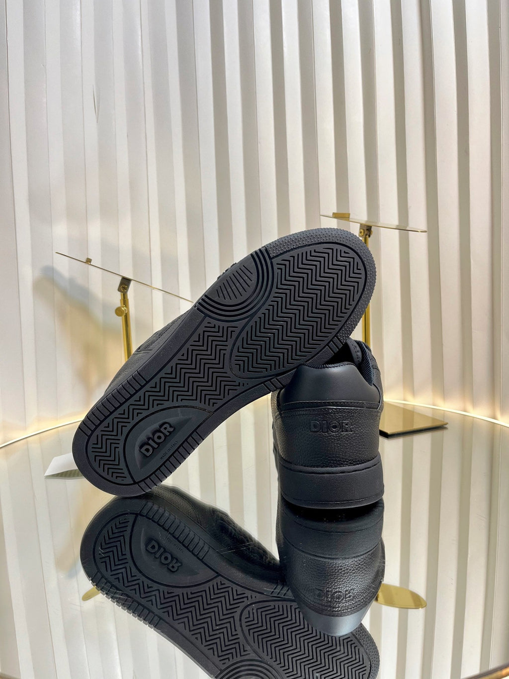 D-Sneakers