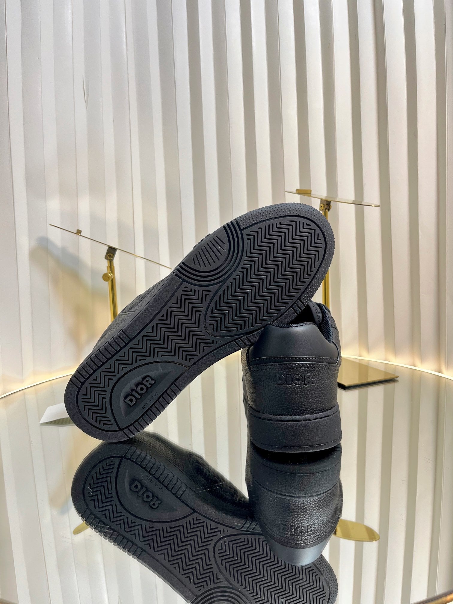 D-Sneakers
