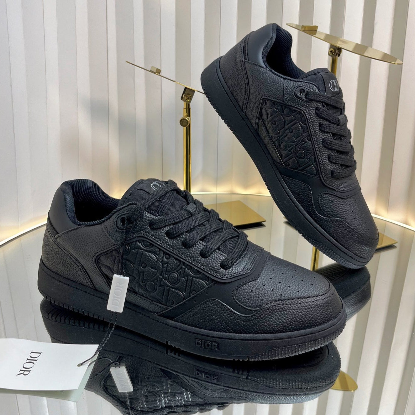 D-Sneakers