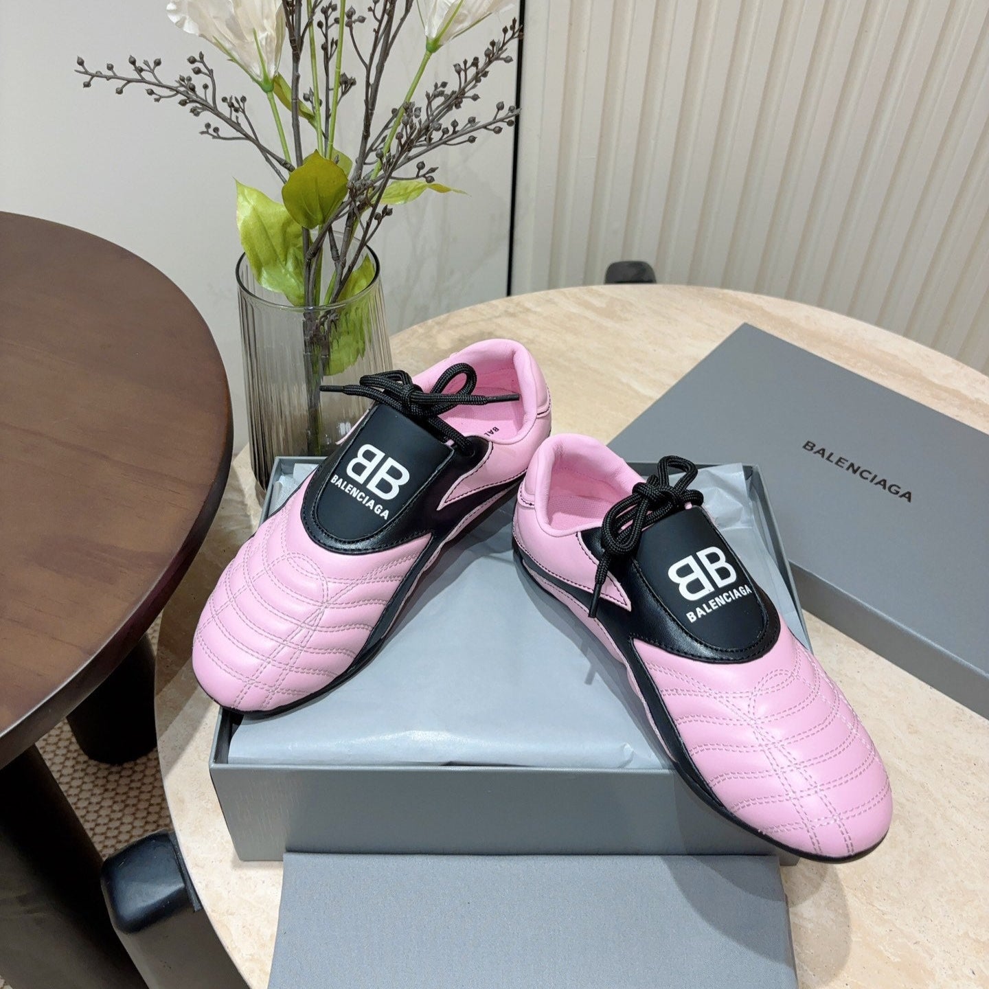 B-Sneakers