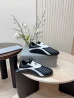 B-Sneakers