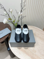 B-Sneakers