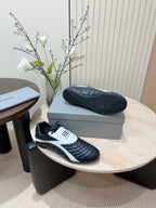 B-Sneakers