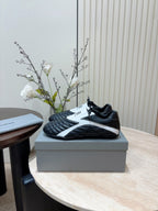 B-Sneakers