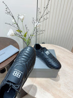 B-Sneakers