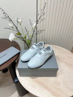 B-Sneakers