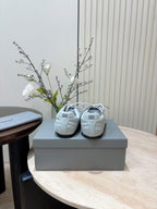 B-Sneakers
