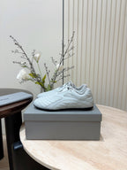 B-Sneakers