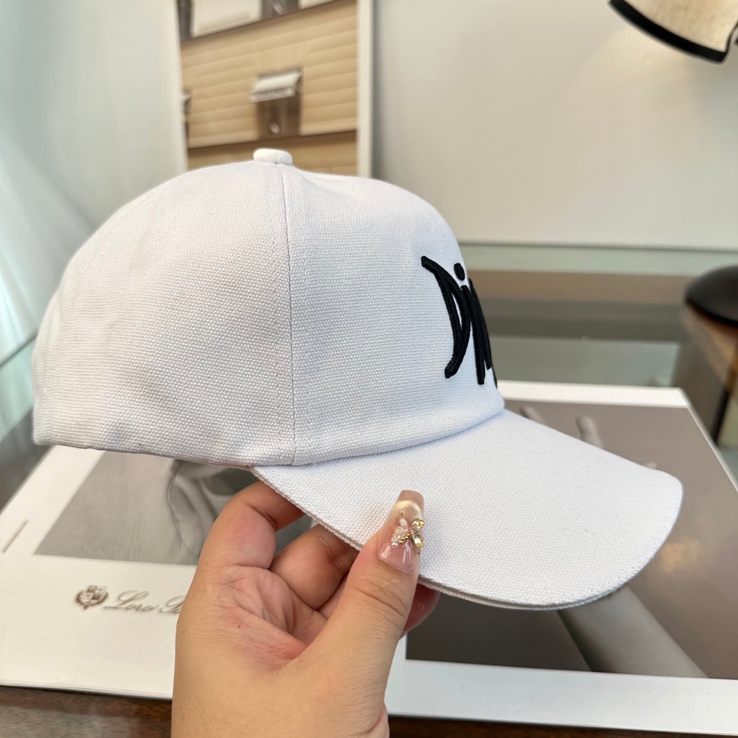 D-Cap