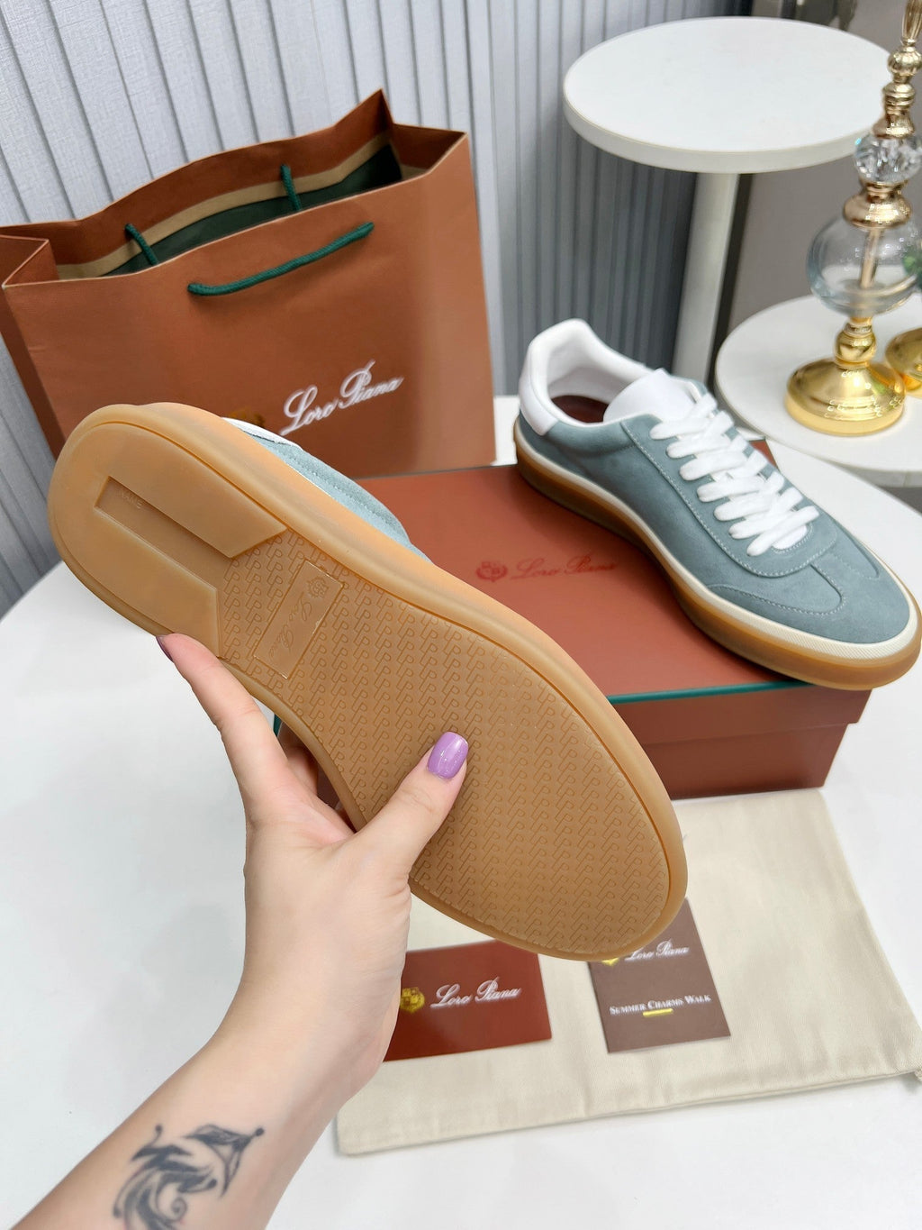 L-Sneakers