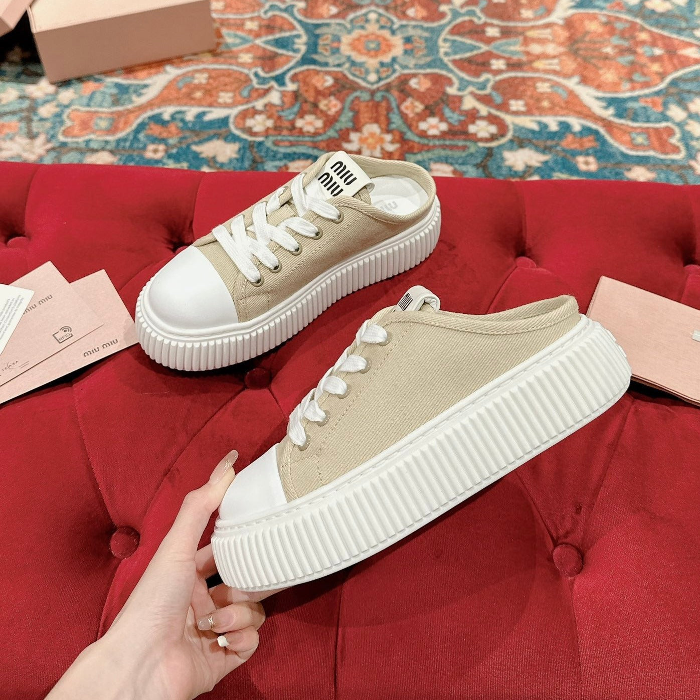 M-Sneakers
