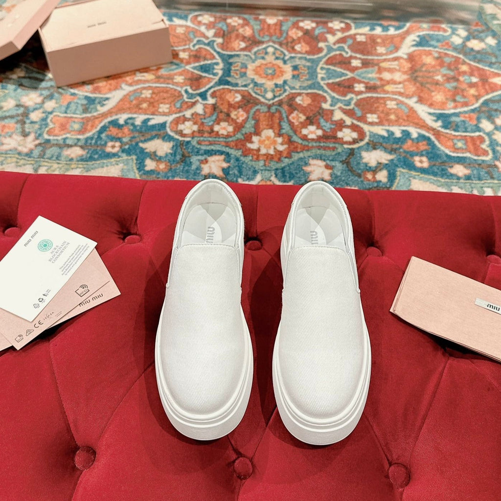 M-Sneakers