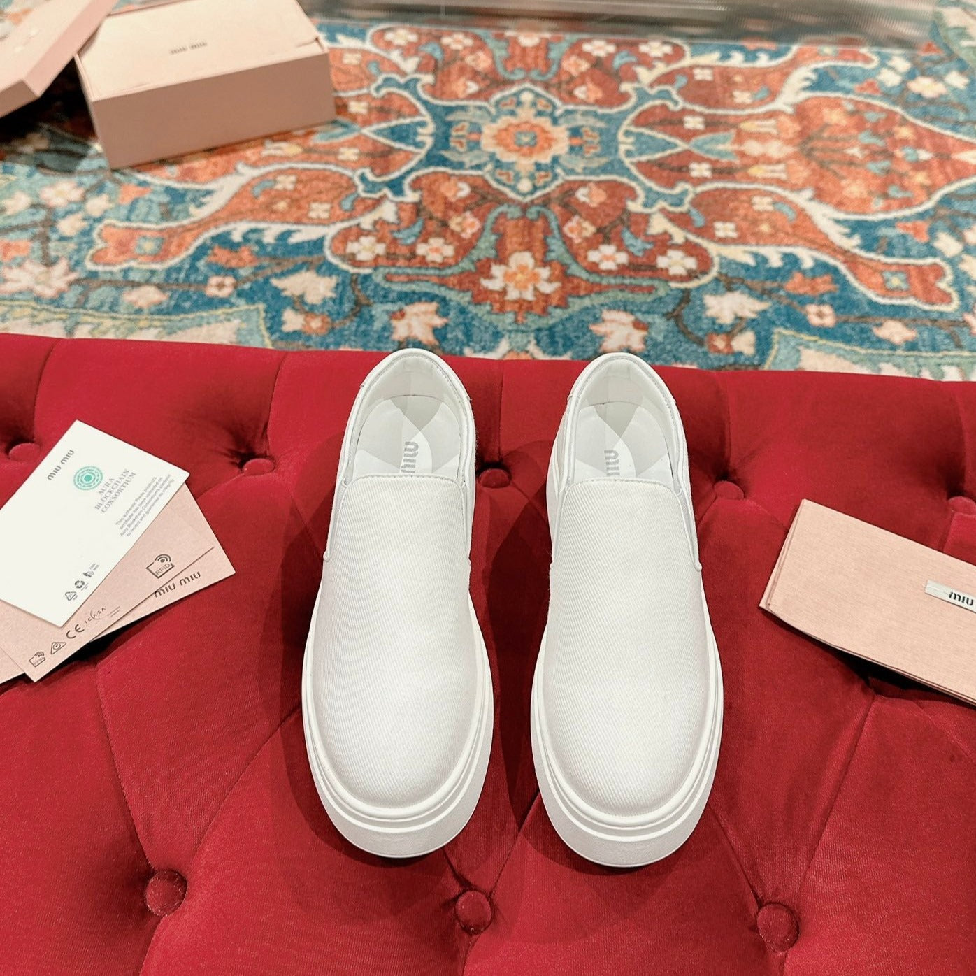 M-Sneakers