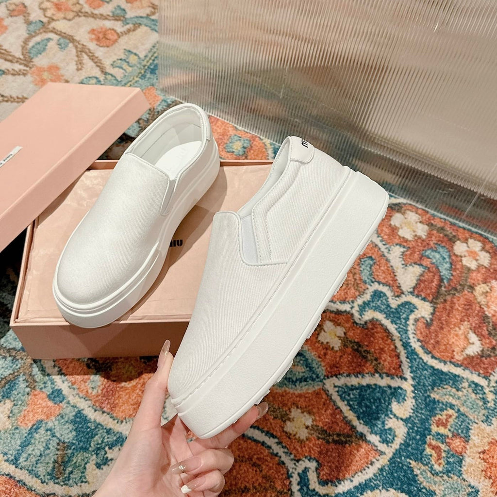 M-Sneakers
