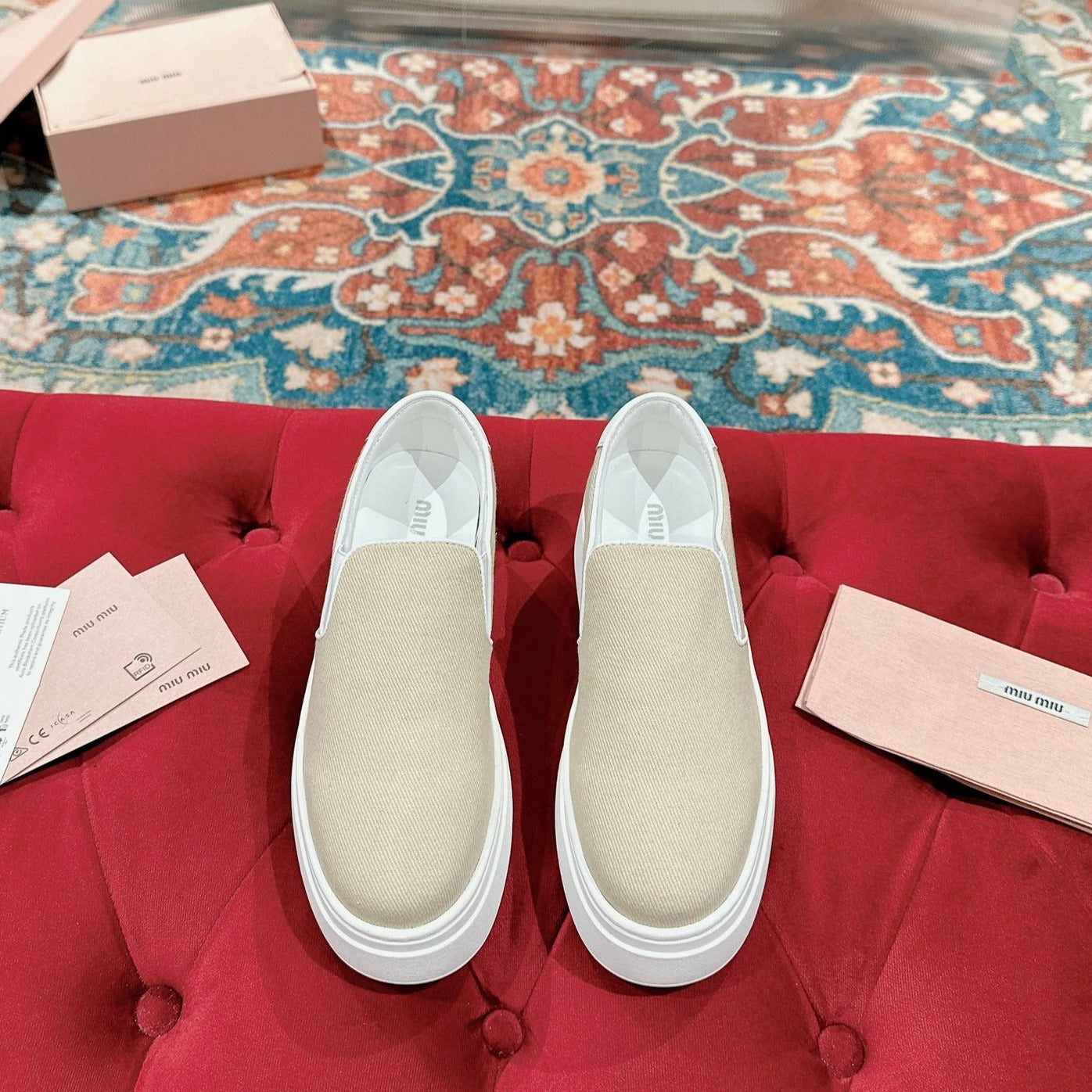 M-Sneakers