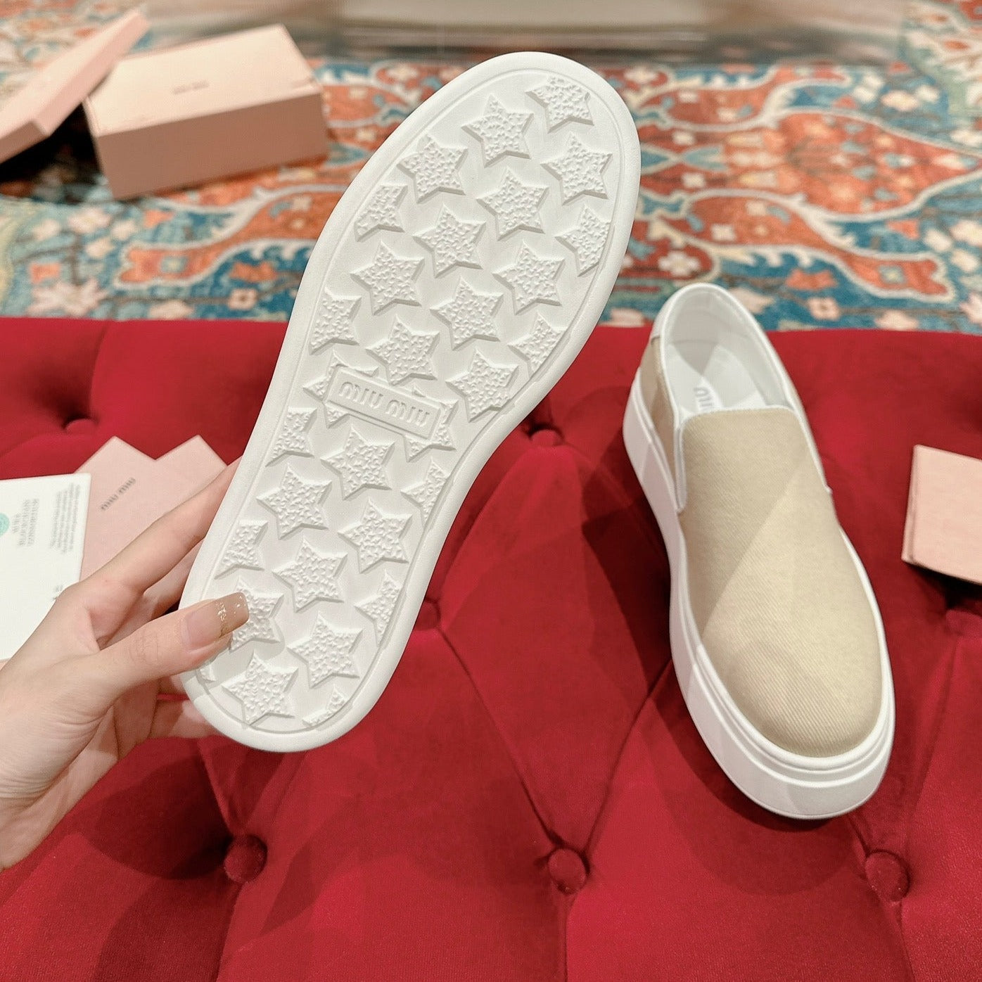 M-Sneakers
