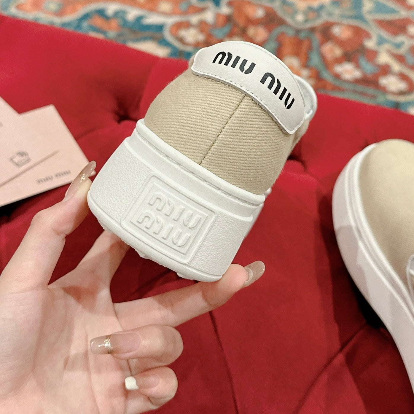 M-Sneakers
