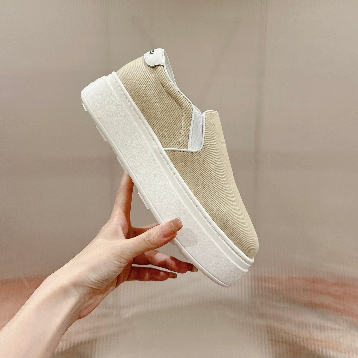 M-Sneakers