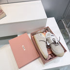 M-Sneakers