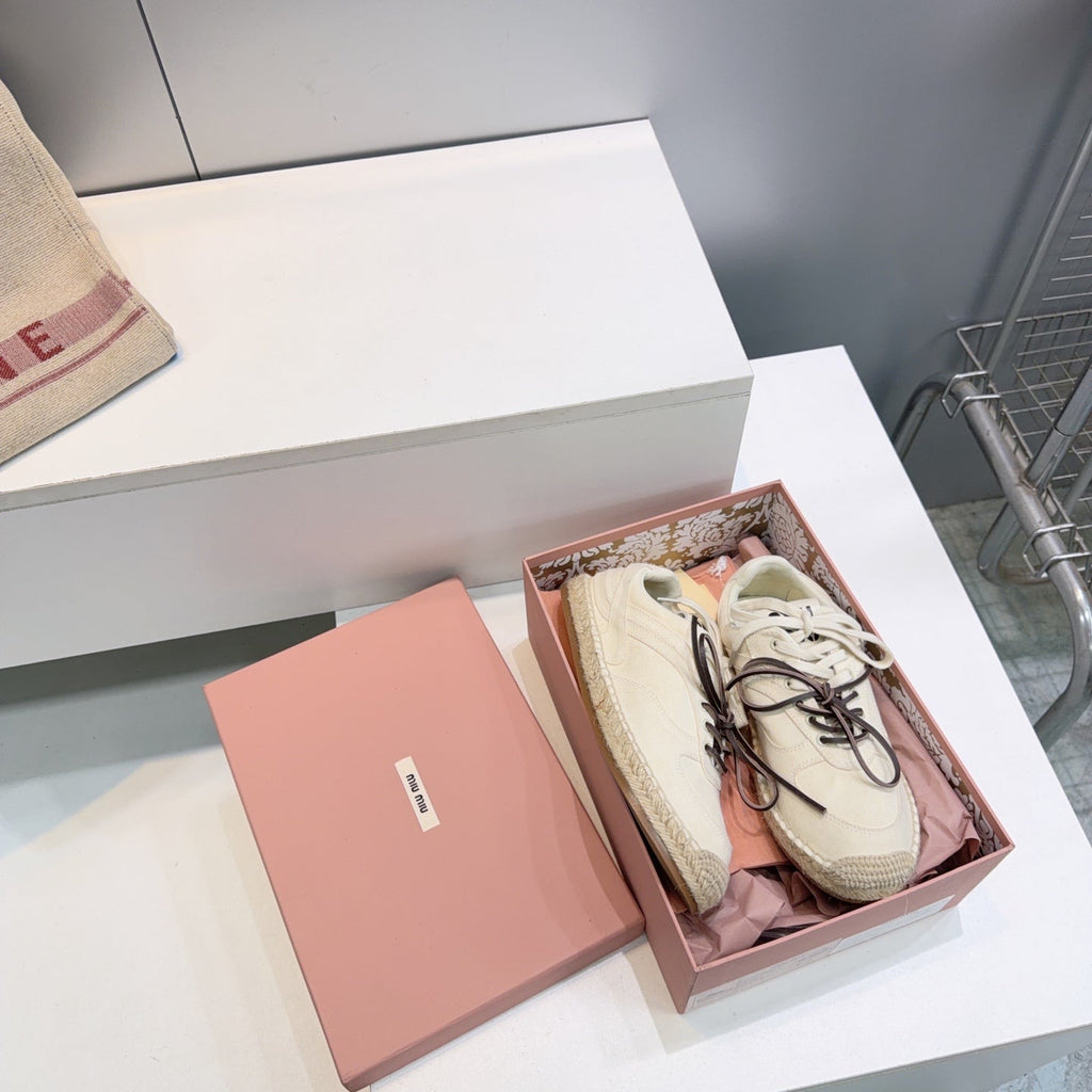 M-Sneakers
