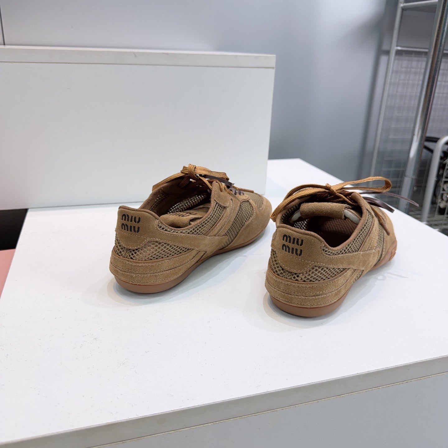M-Sneakers