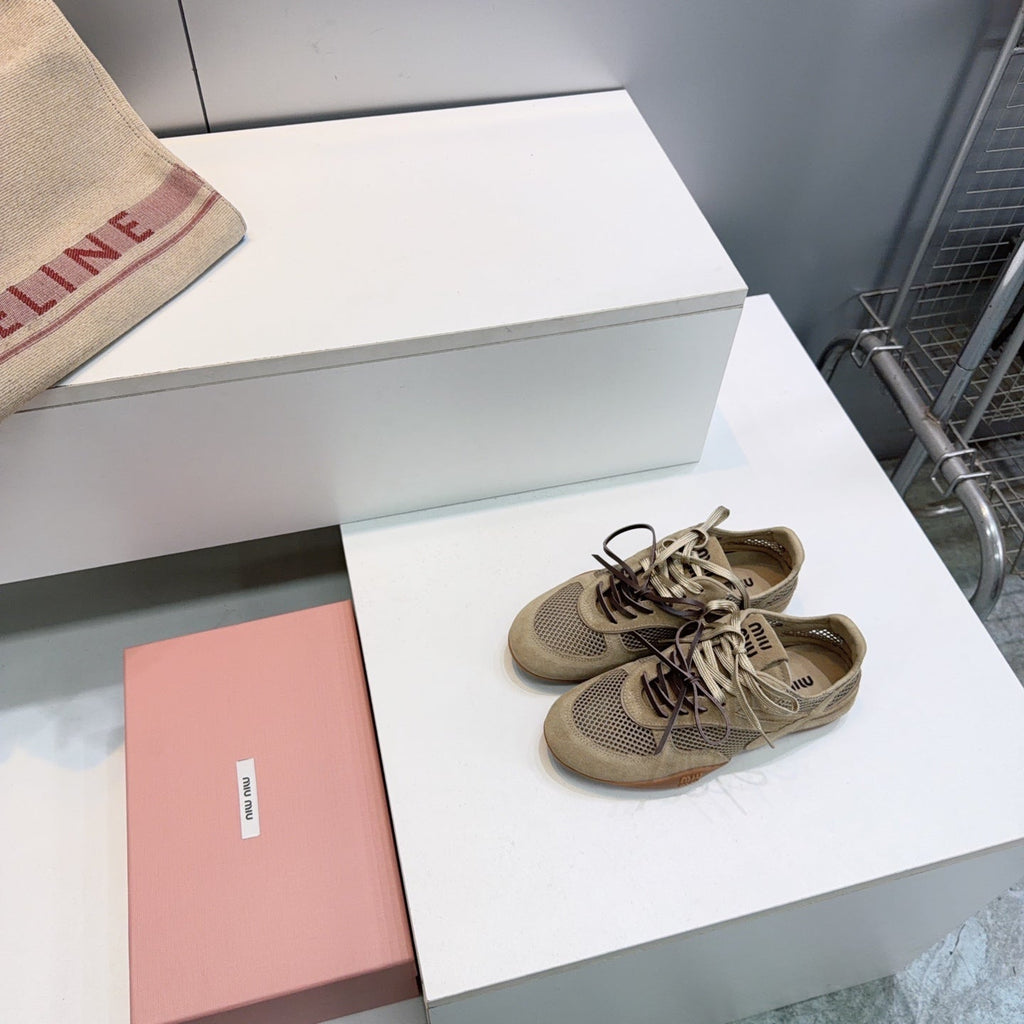 M-Sneakers