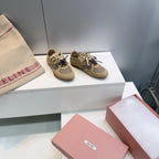 M-Sneakers