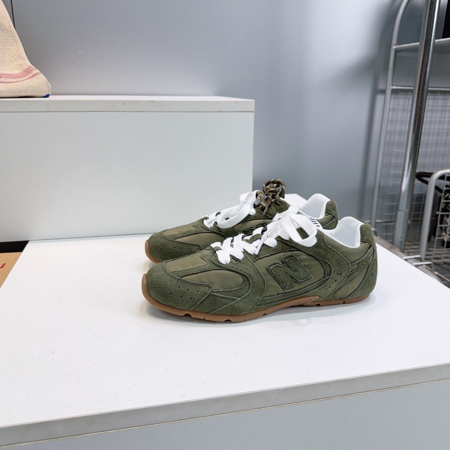 M-Sneakers