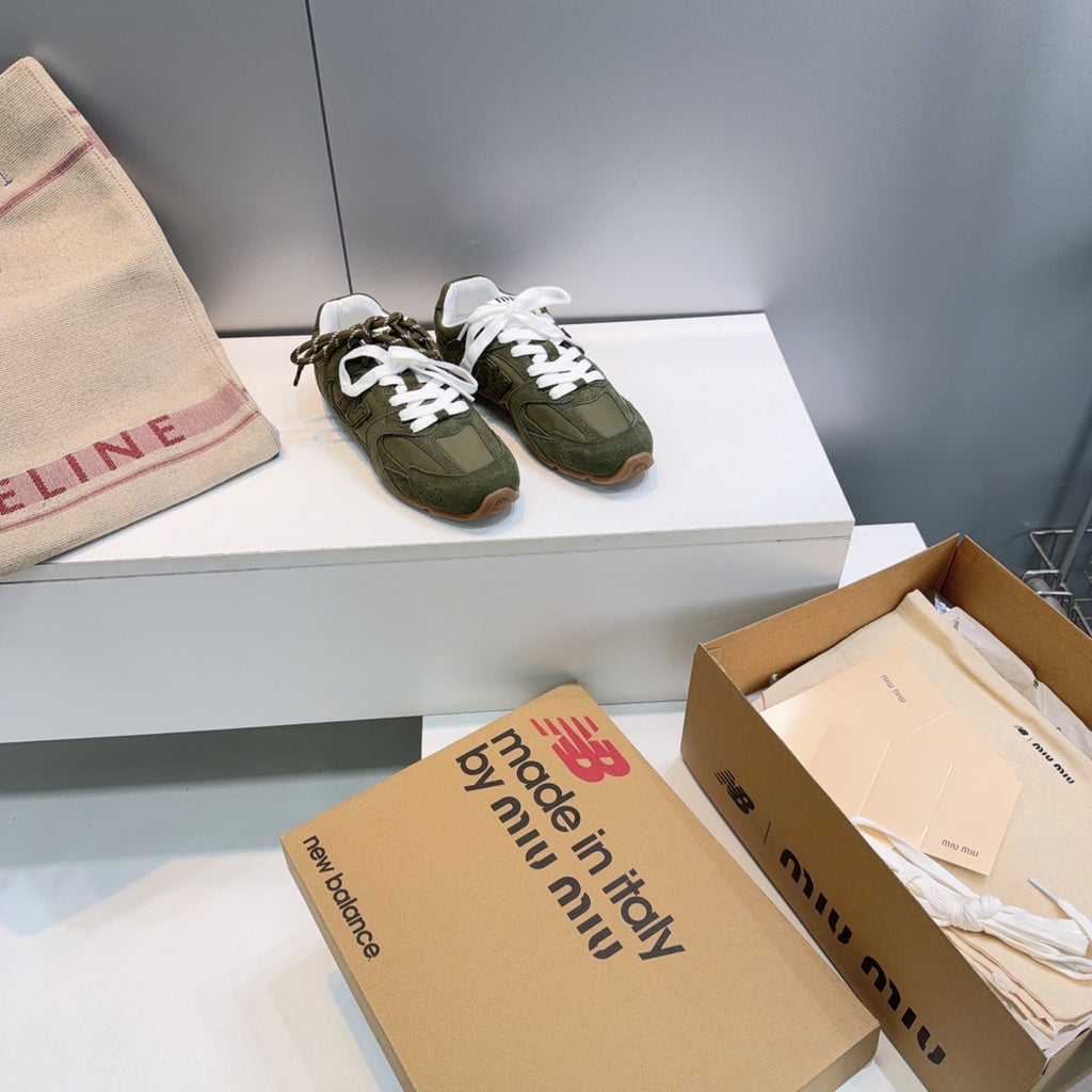 M-Sneakers