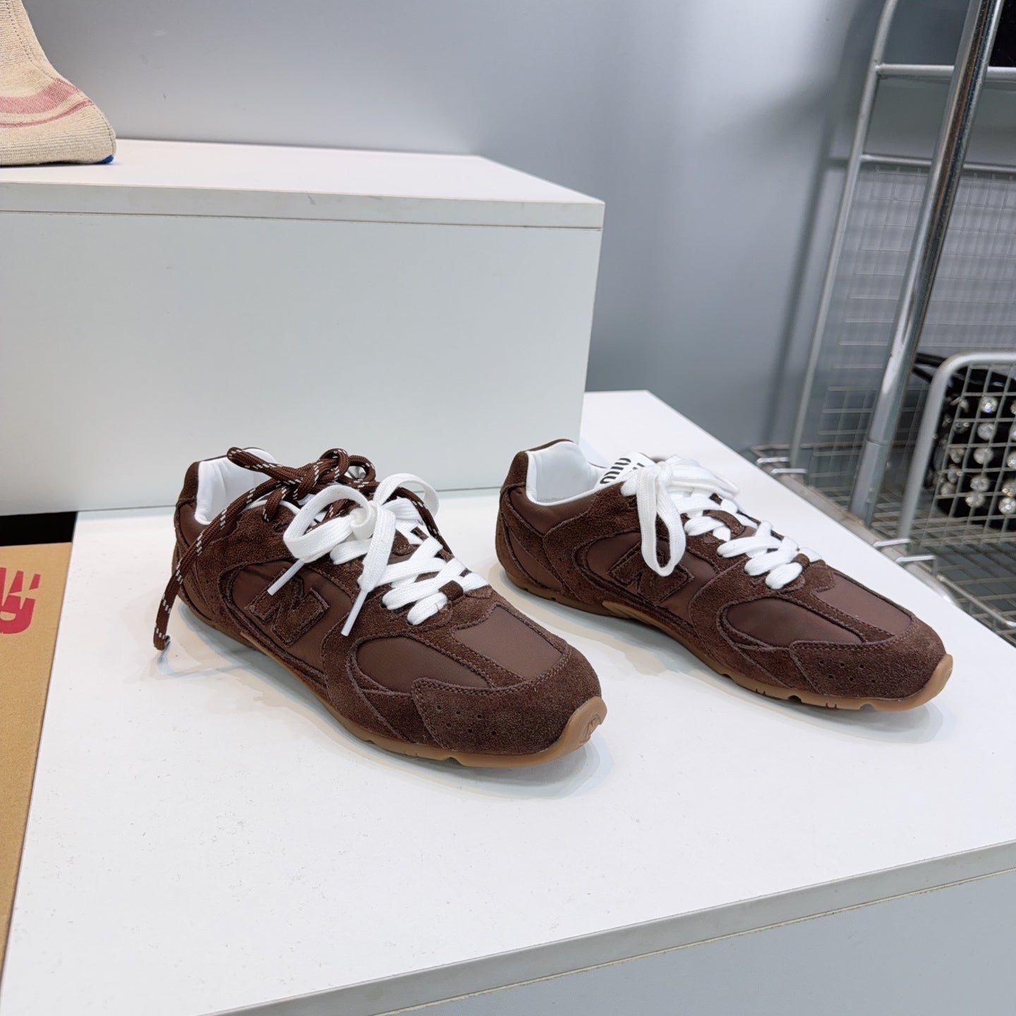 M-Sneakers