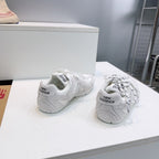 M-Sneakers
