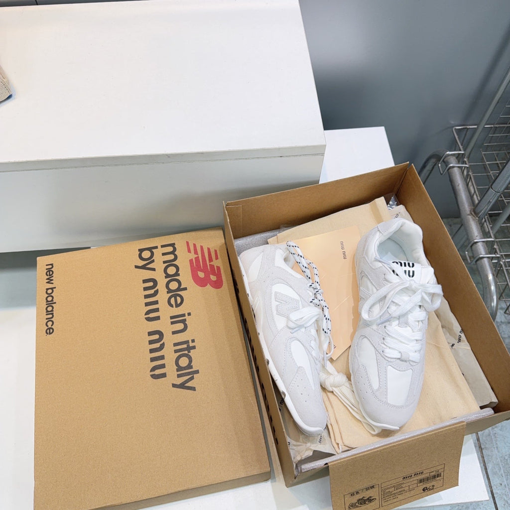 M-Sneakers