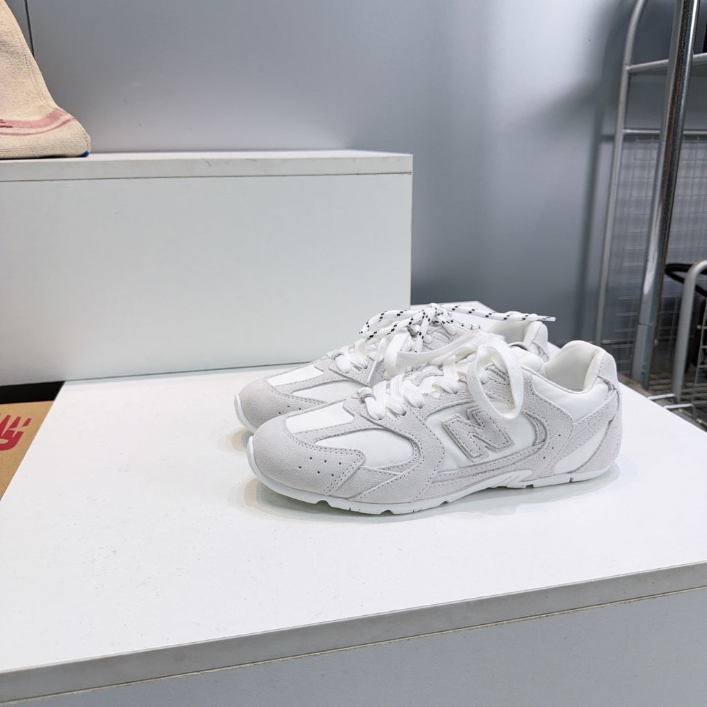 M-Sneakers
