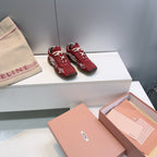 M-Sneakers