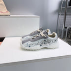 M-Sneakers