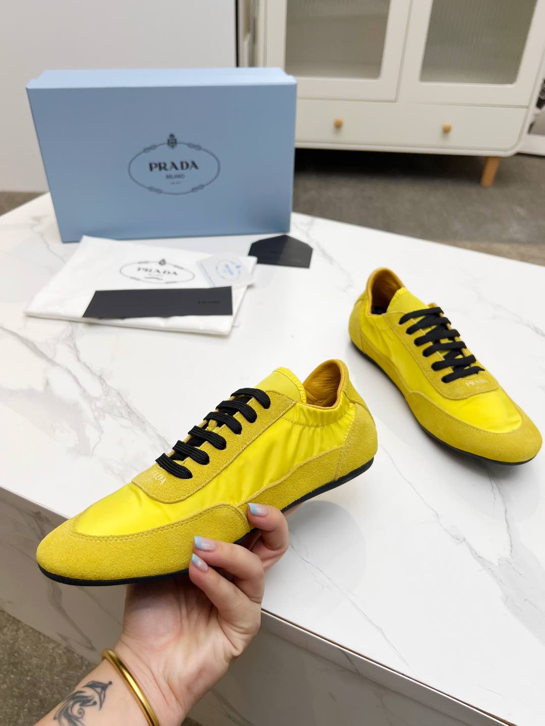 P-Sneakers