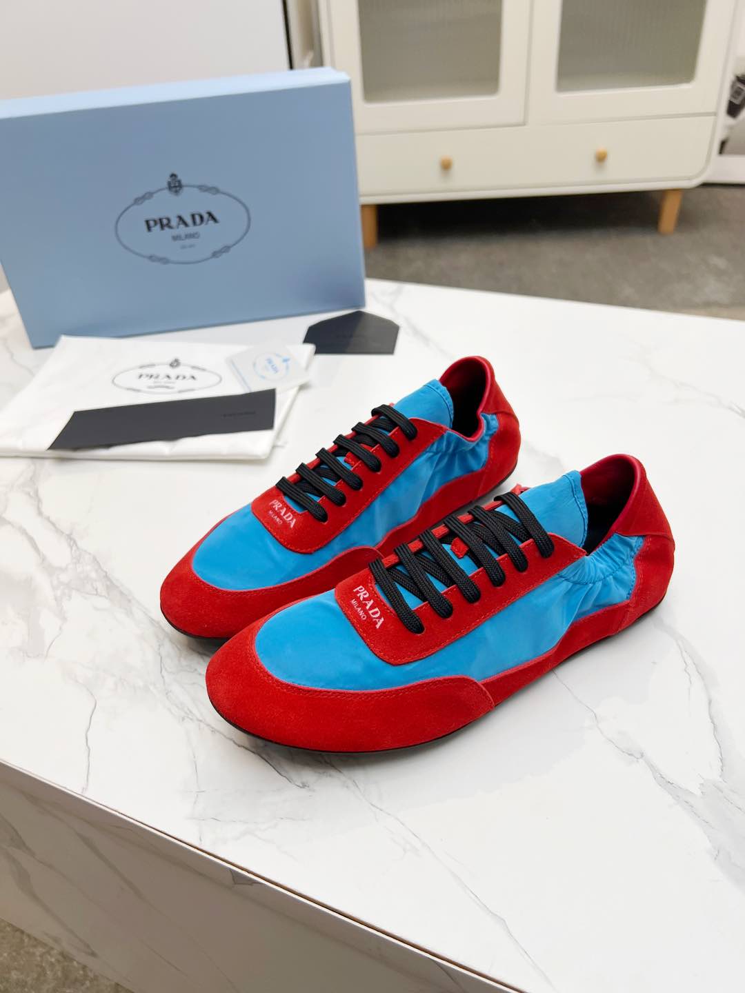 P-Sneakers