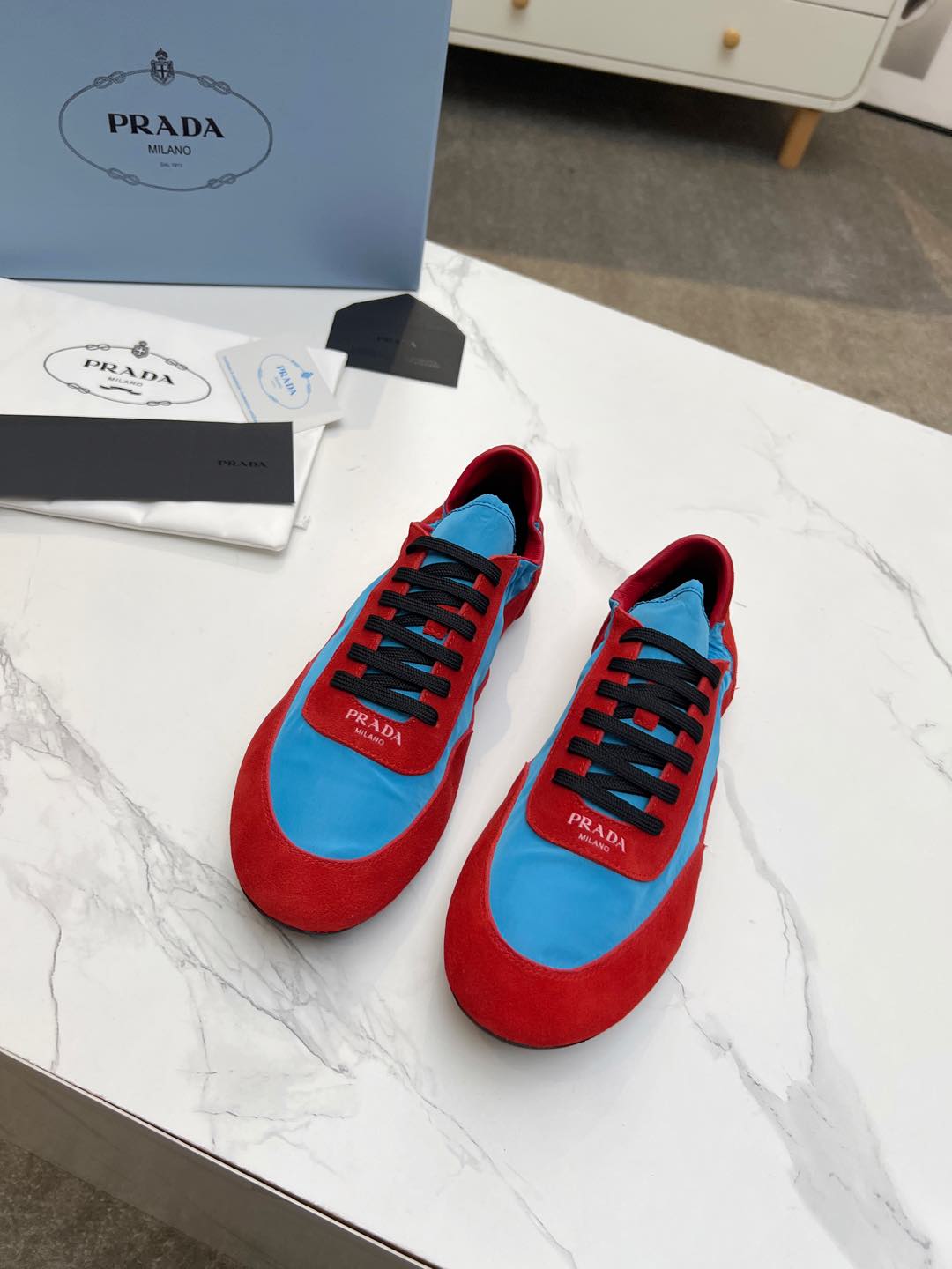 P-Sneakers