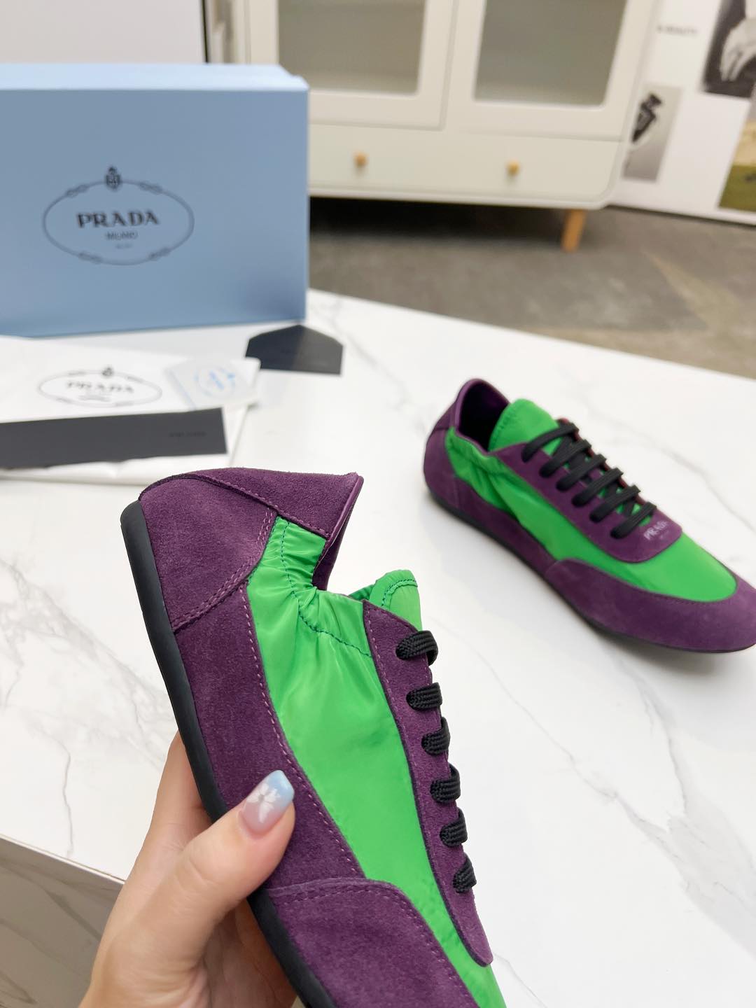 P-Sneakers