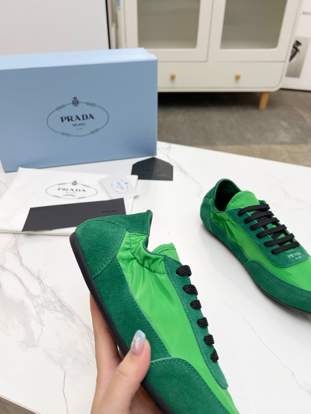 P-Sneakers