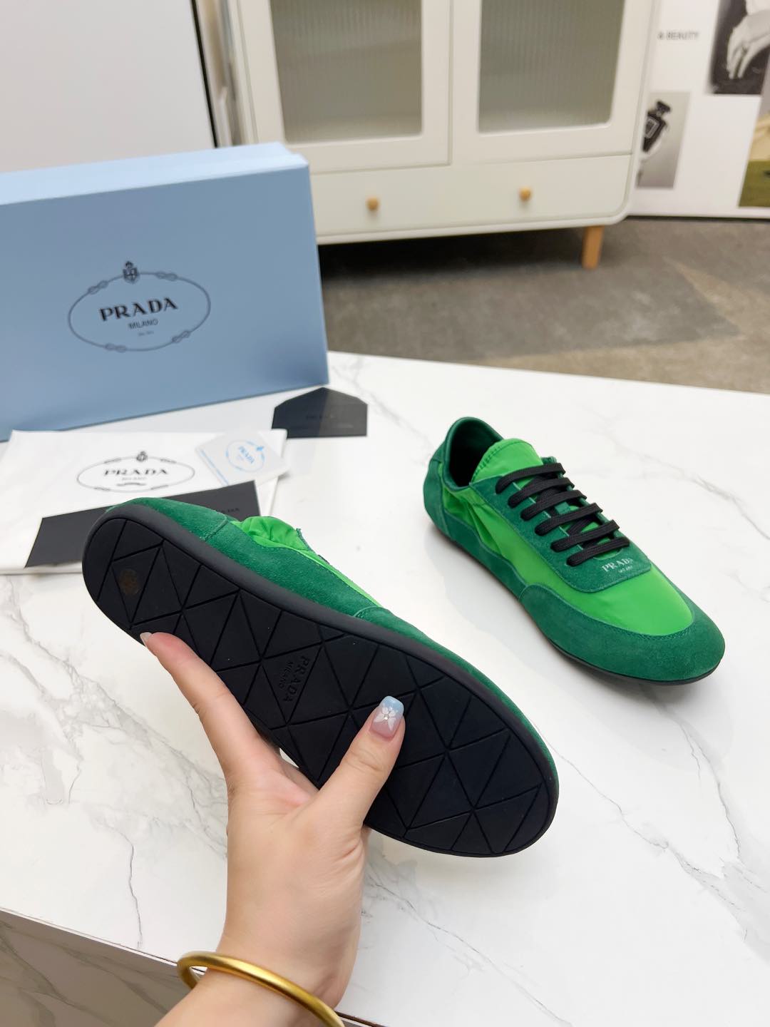 P-Sneakers
