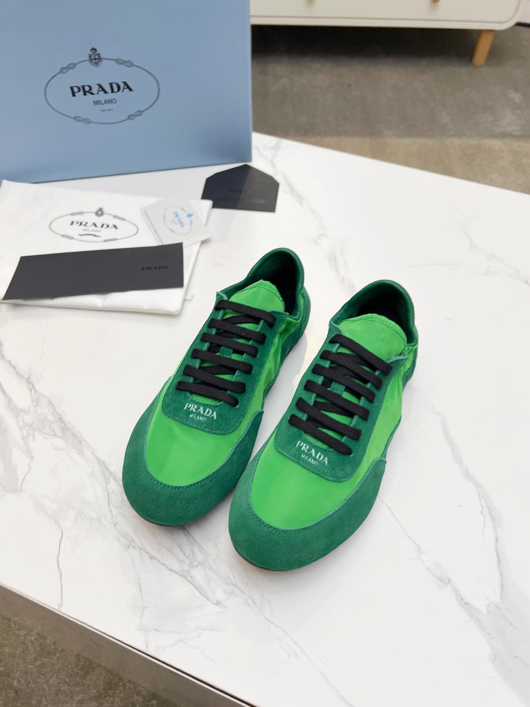 P-Sneakers
