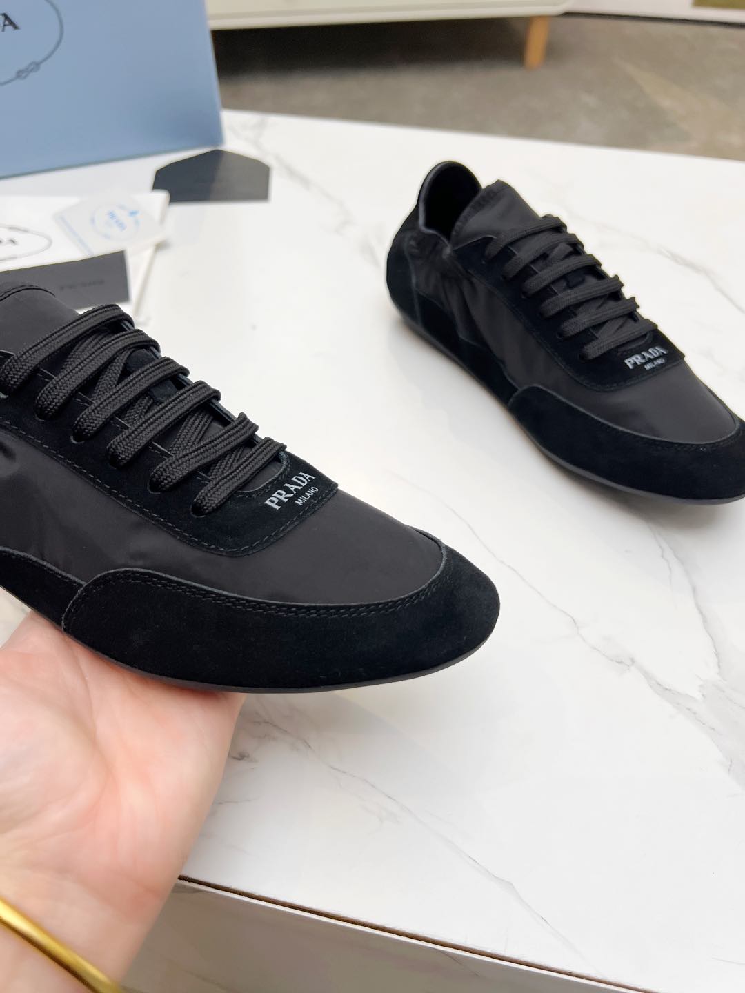 P-Sneakers